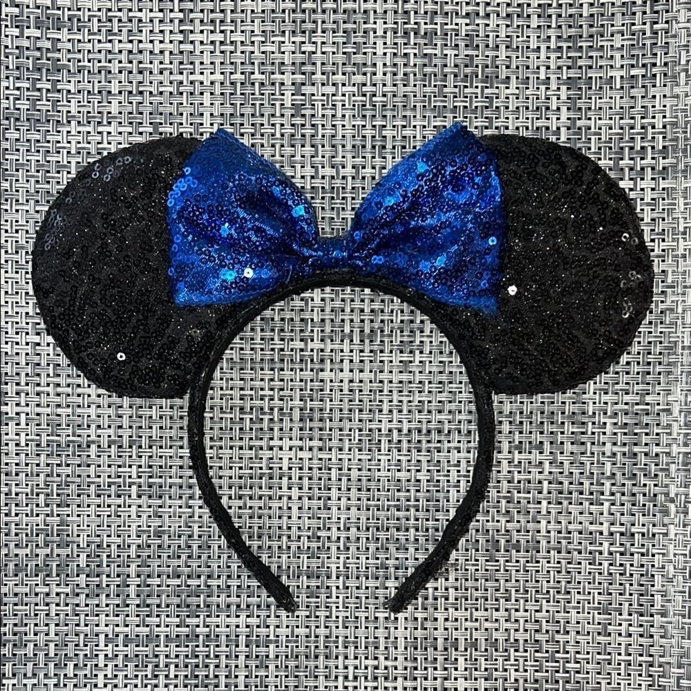 DISNEY Minnie Mouse Black Sequin Blue Bow Ears